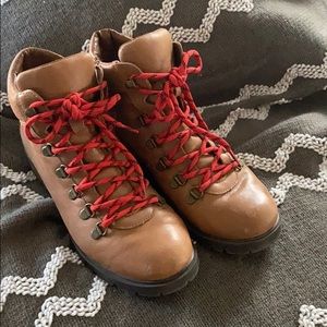 Steve Madden Hiking Lora Boots